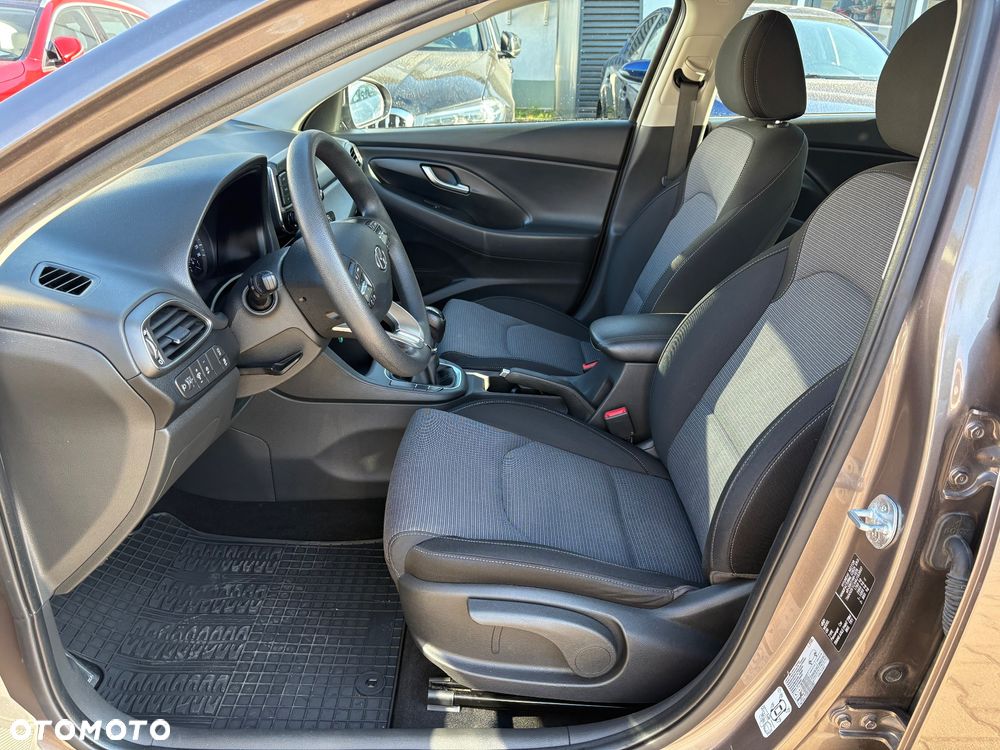 Hyundai i30 1.5 DPI Classic + - 22