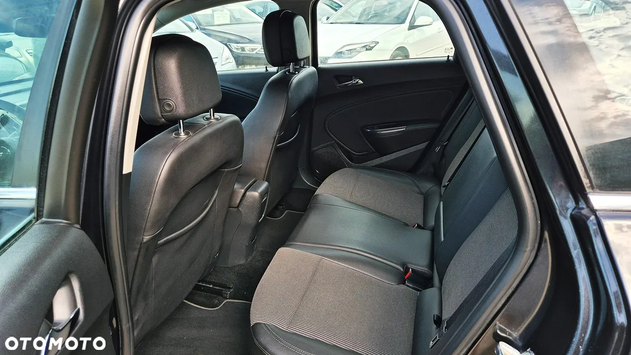 Opel Astra IV 1.4 T Cosmo - 31