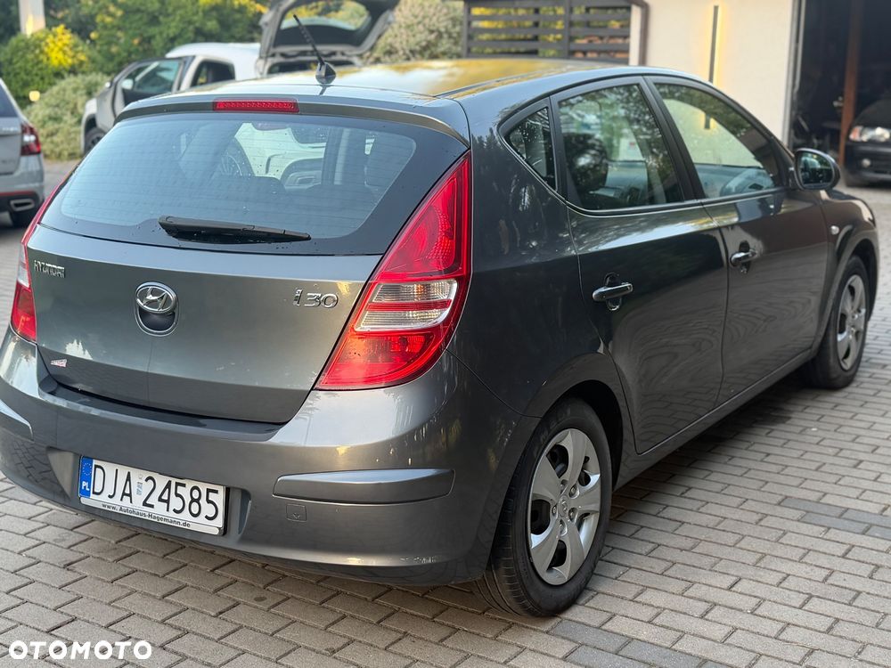 Hyundai i30 1.6 Automatik Comfort - 8