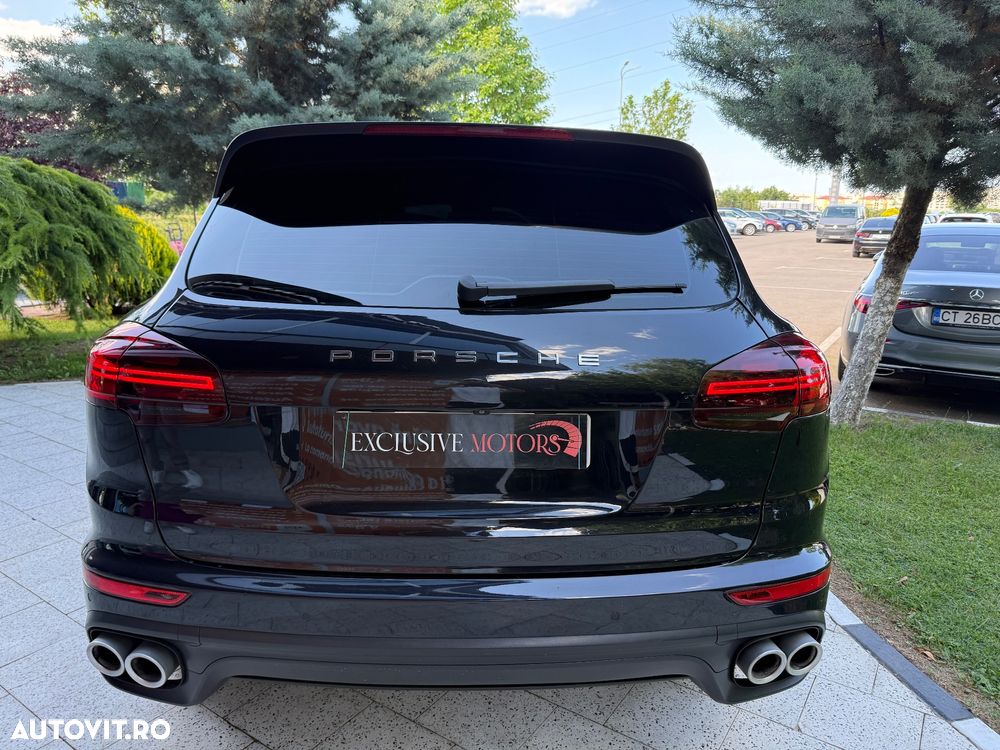 Porsche Cayenne Platinum Edition - 3