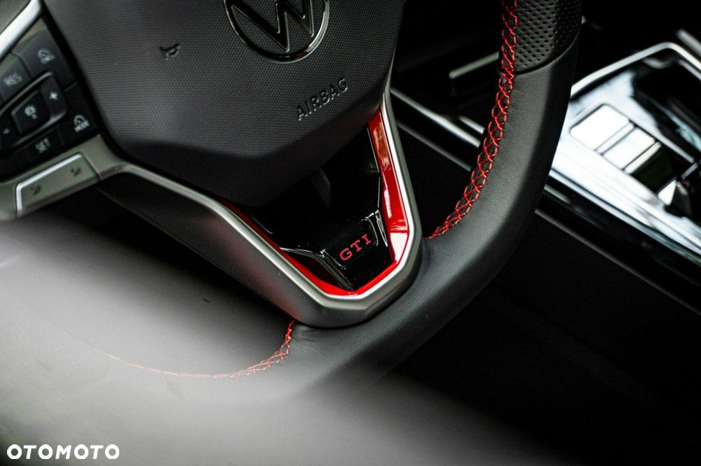 Volkswagen Golf - 23