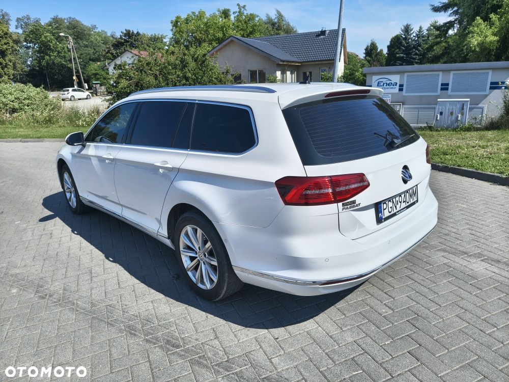 Volkswagen Passat - 4