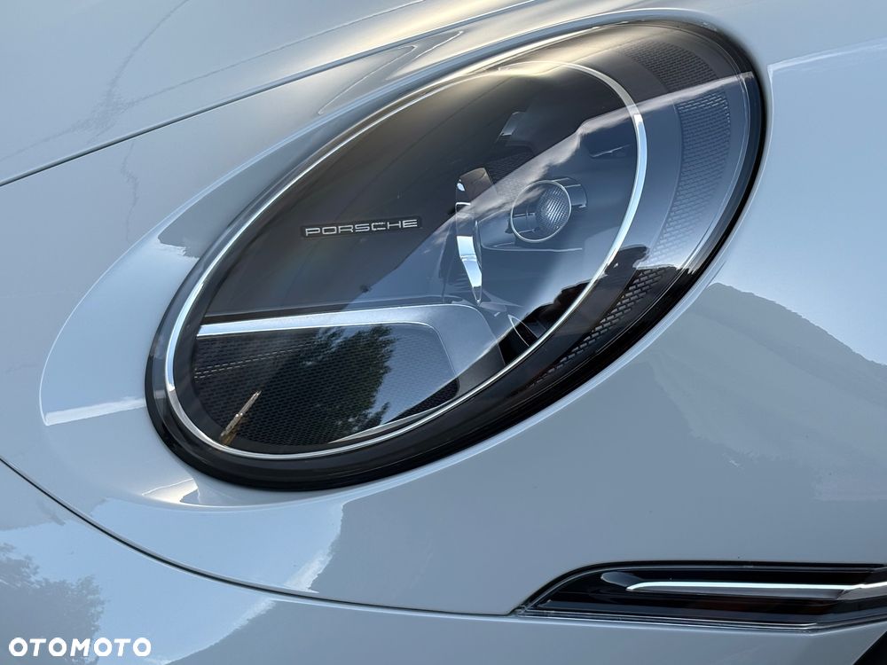 Porsche 911 Carrera 4 - 30