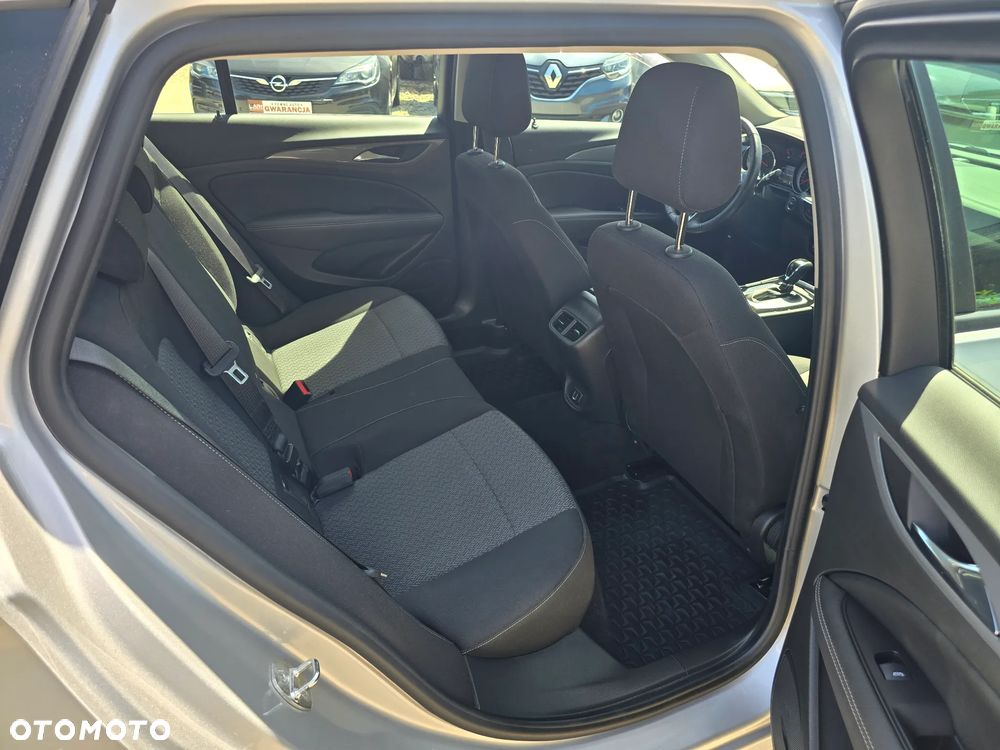 Opel Insignia - 10