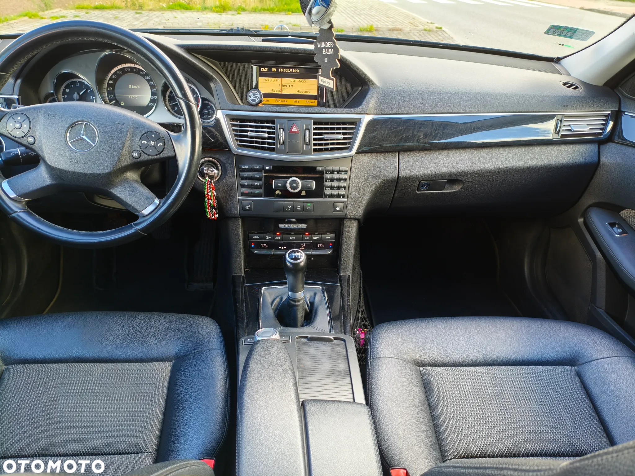 Mercedes-Benz Klasa E 200 T CGI BlueEFFICIENCY Avantgarde - 10