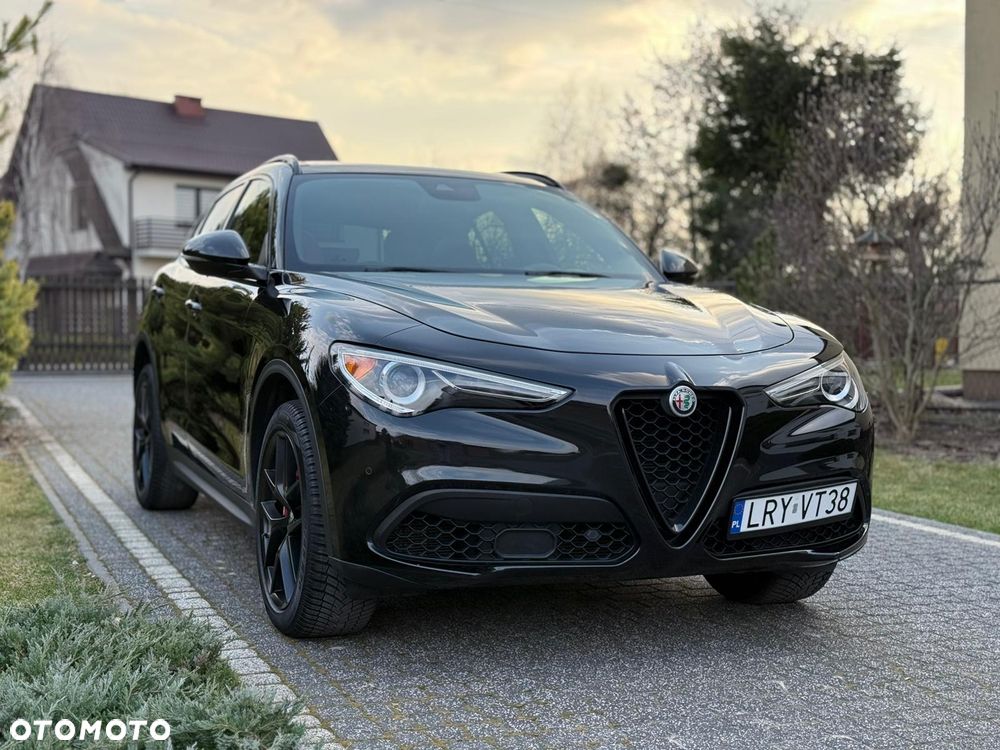 Alfa Romeo Stelvio 2.0 Turbo 16V AT8-Q4 Ti - 4