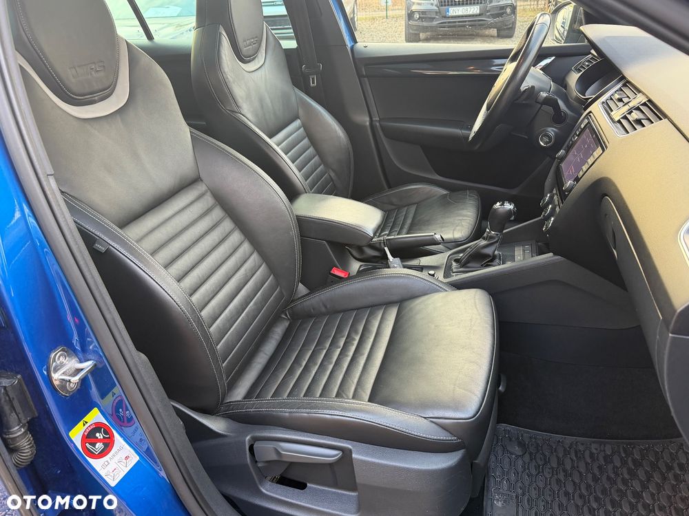 Skoda Octavia 2.0 TDI DSG RS - 11