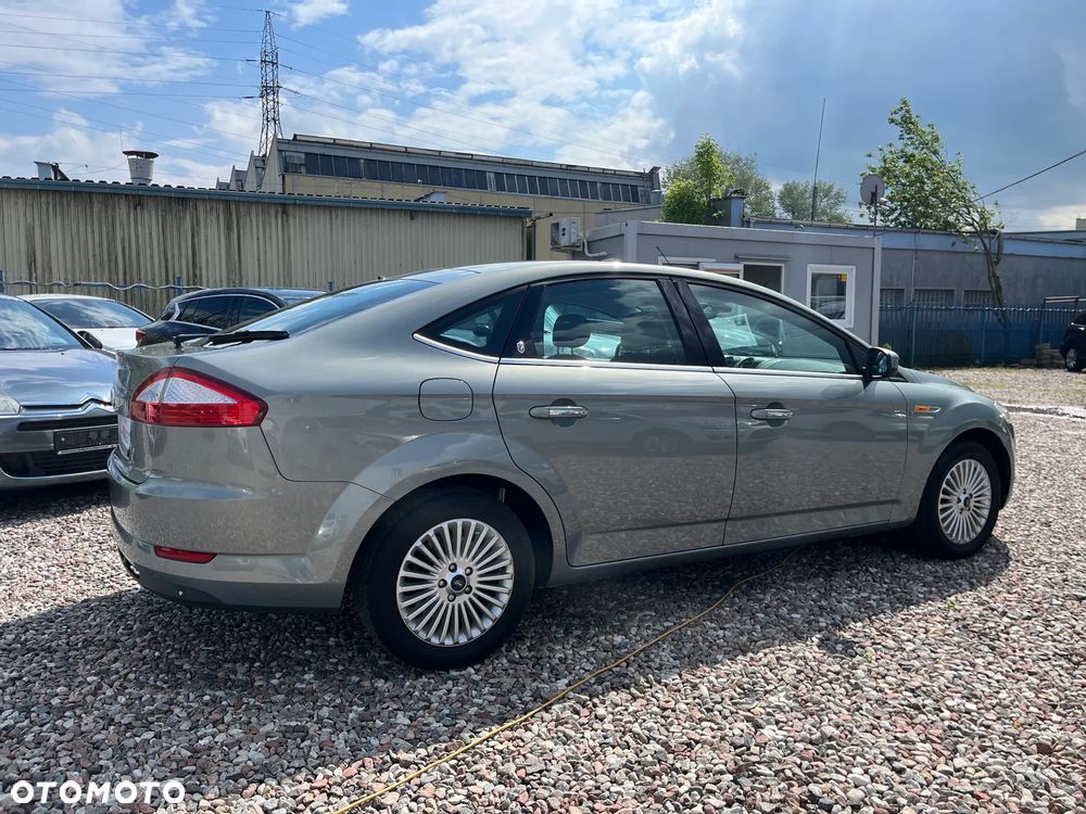 Ford Mondeo 2.0 Ghia - 5