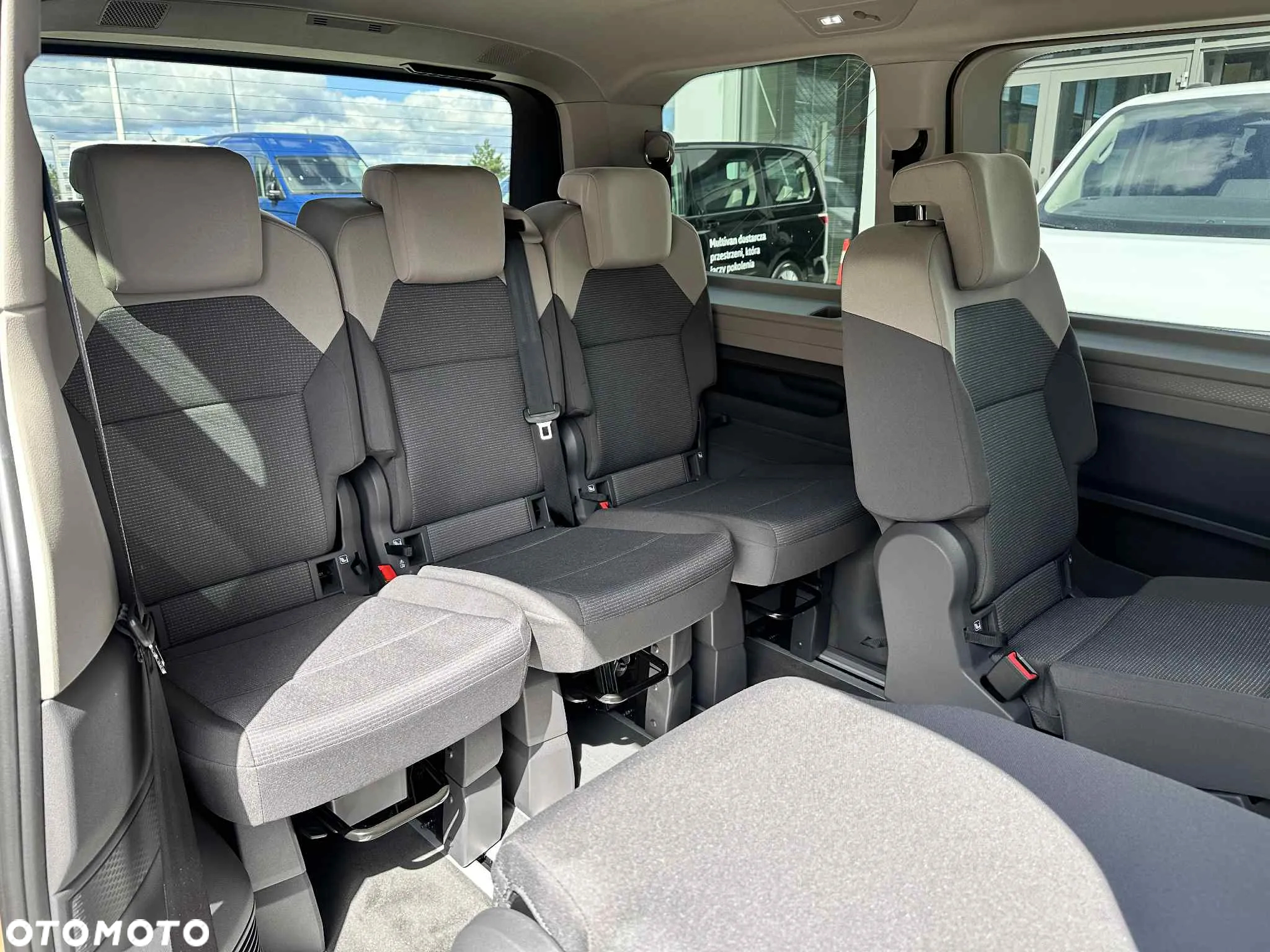 Volkswagen Multivan 2.0 TDI L1 Family DSG - 18