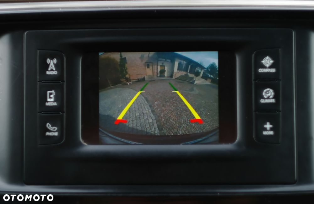 Chrysler Pacifica - 38