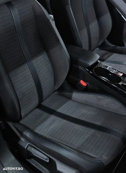 Peugeot 2008 PureTech 130 Stop&Start EAT6 Allure - 9