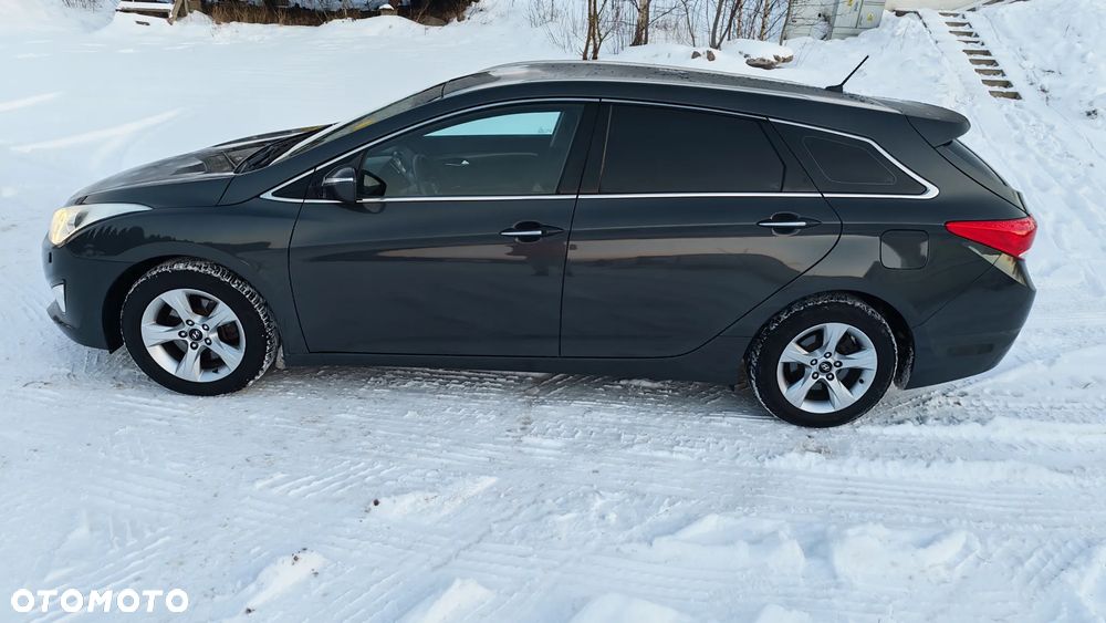 Hyundai i40 Kombi blue 1.6 Family+ - 34