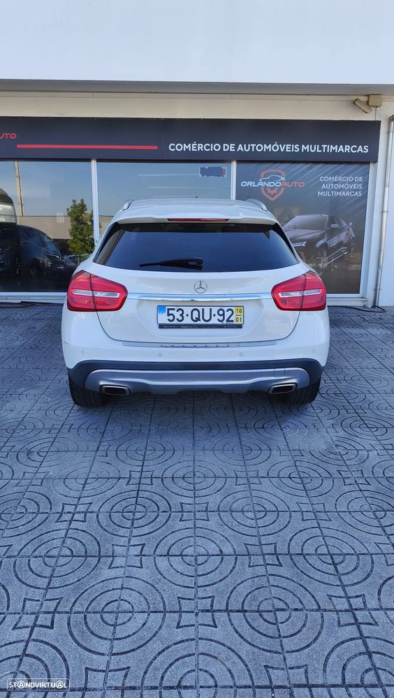 Mercedes-Benz GLA 180 CDI Urban - 23