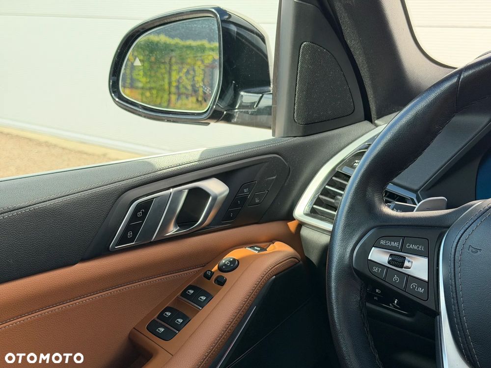 BMW X5 xDrive40i mHEV - 24