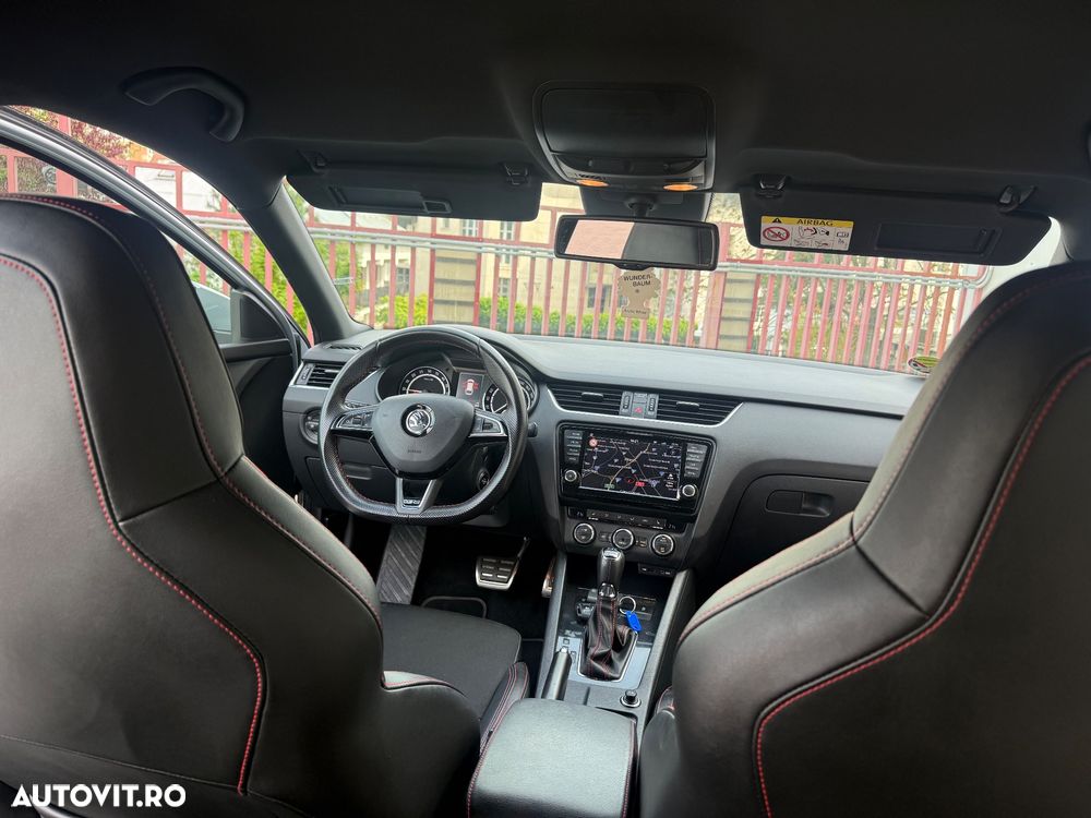 Skoda Octavia 2.0 TDI DSG RS - 23