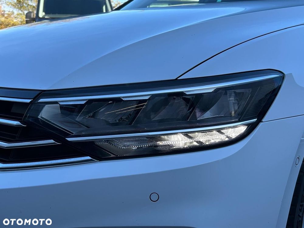 Volkswagen Passat Variant 2.0 TDI EVO Elegance DSG - 37