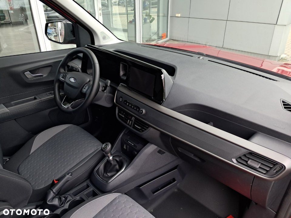 Ford Transit Courier - 14