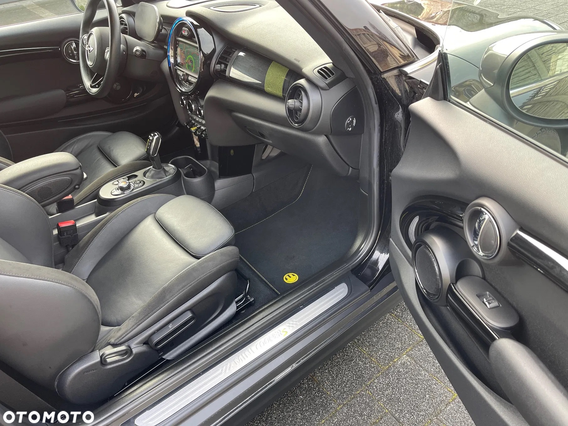 MINI Cooper SE Electric Trim - 19