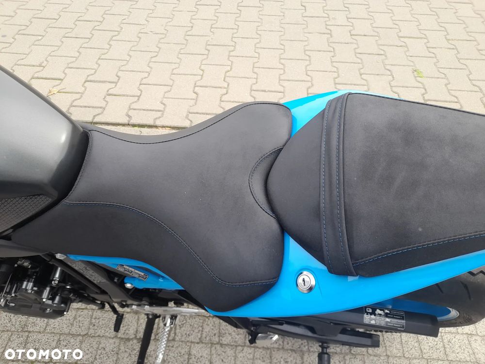 Suzuki GSX - 10