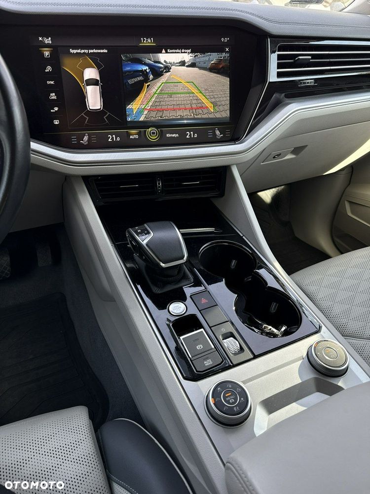 Volkswagen Touareg - 18