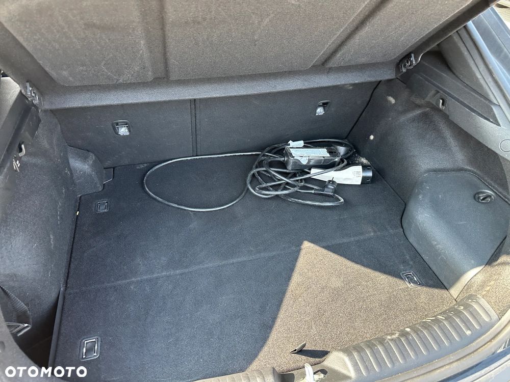 Kia XCeed - 25