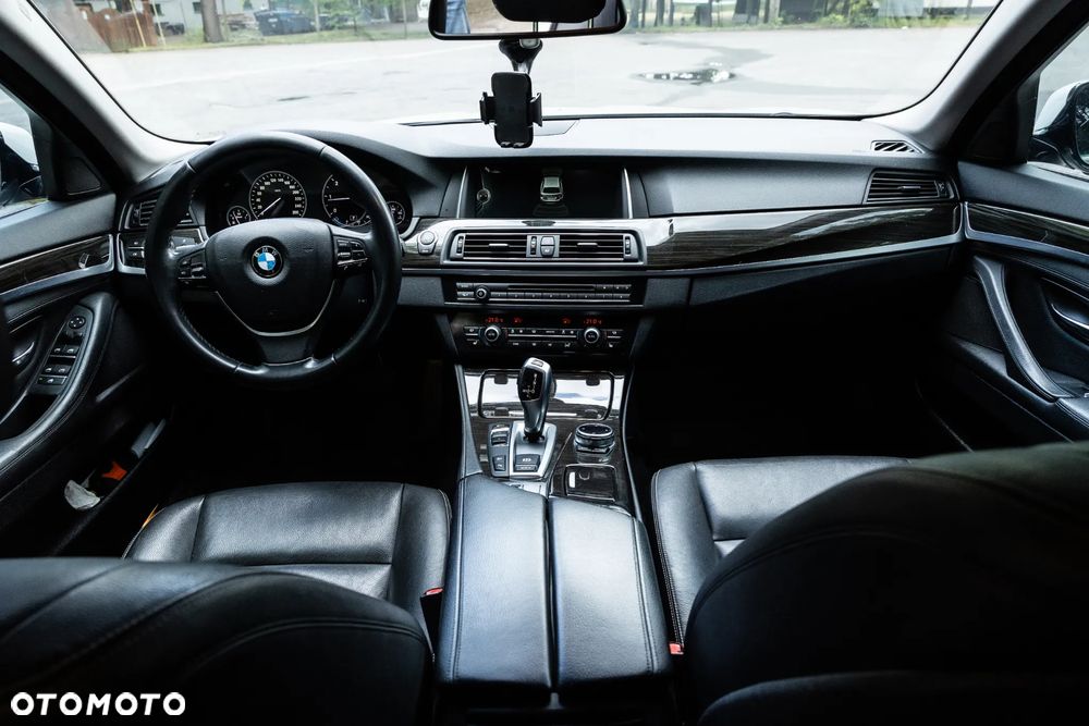 BMW Seria 5 520d Luxury Line - 8
