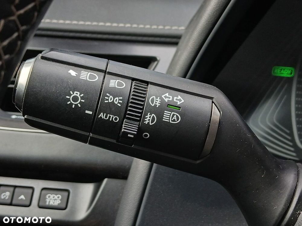 Lexus UX 250h GPF F Impression 2WD - 32