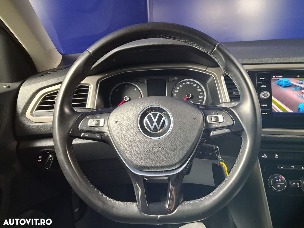 Volkswagen T-Roc - 13