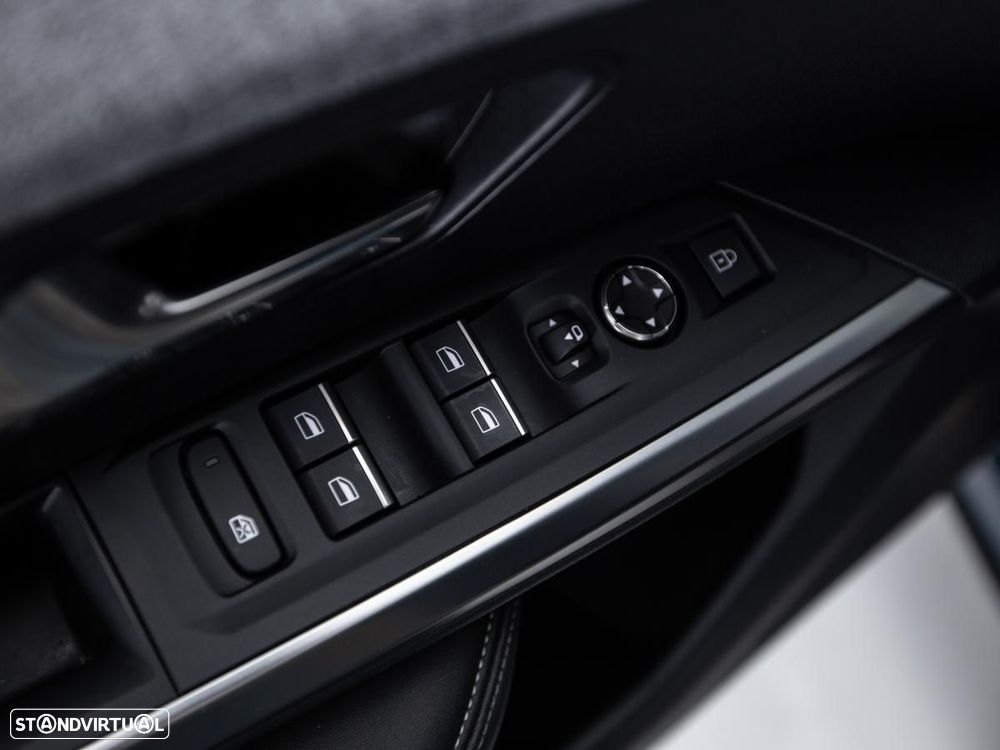 Peugeot E-3008 73 kWh GT - 17
