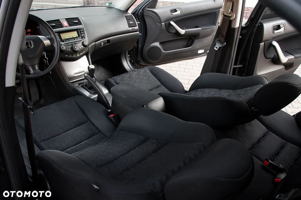 Honda Accord 2.0 Sport - 25