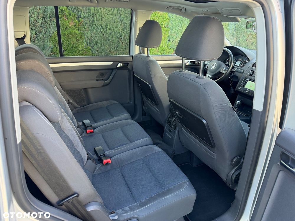 Volkswagen Touran 2.0 TDI DPF DSG STYLE - 9