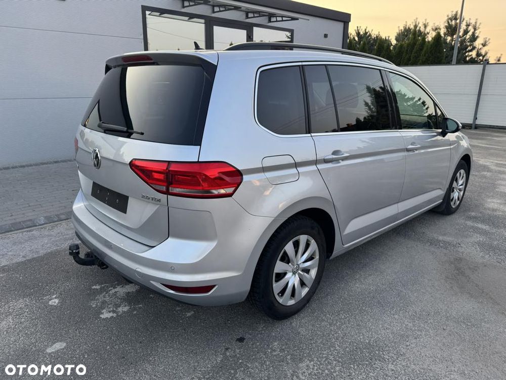 Volkswagen Touran 2.0 TDI BMT Comfortline - 4