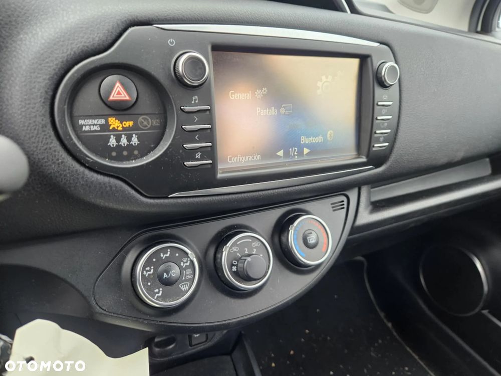 Toyota Yaris 1.5 20th Anniversary - 10