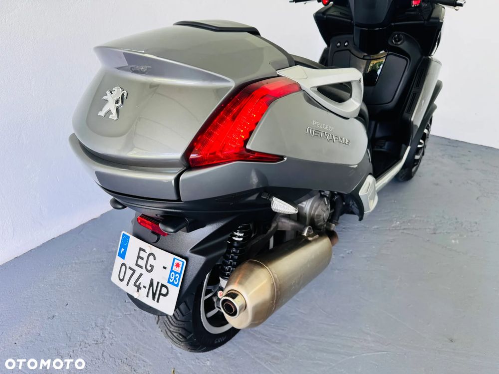 Peugeot Metropolis - 24