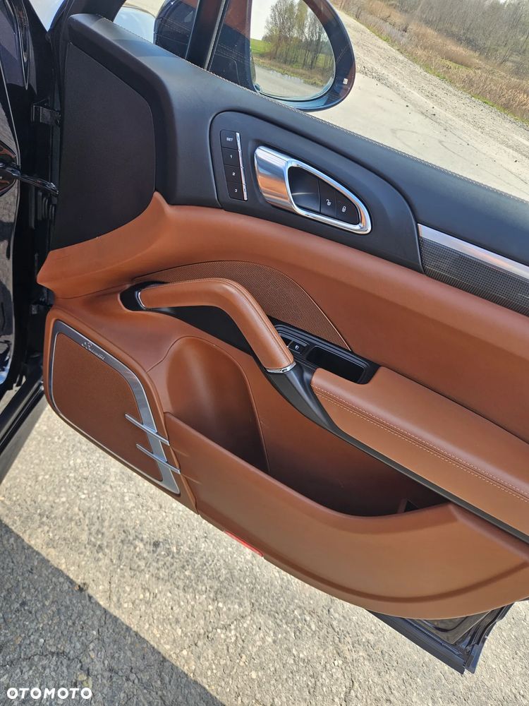Porsche Cayenne - 19