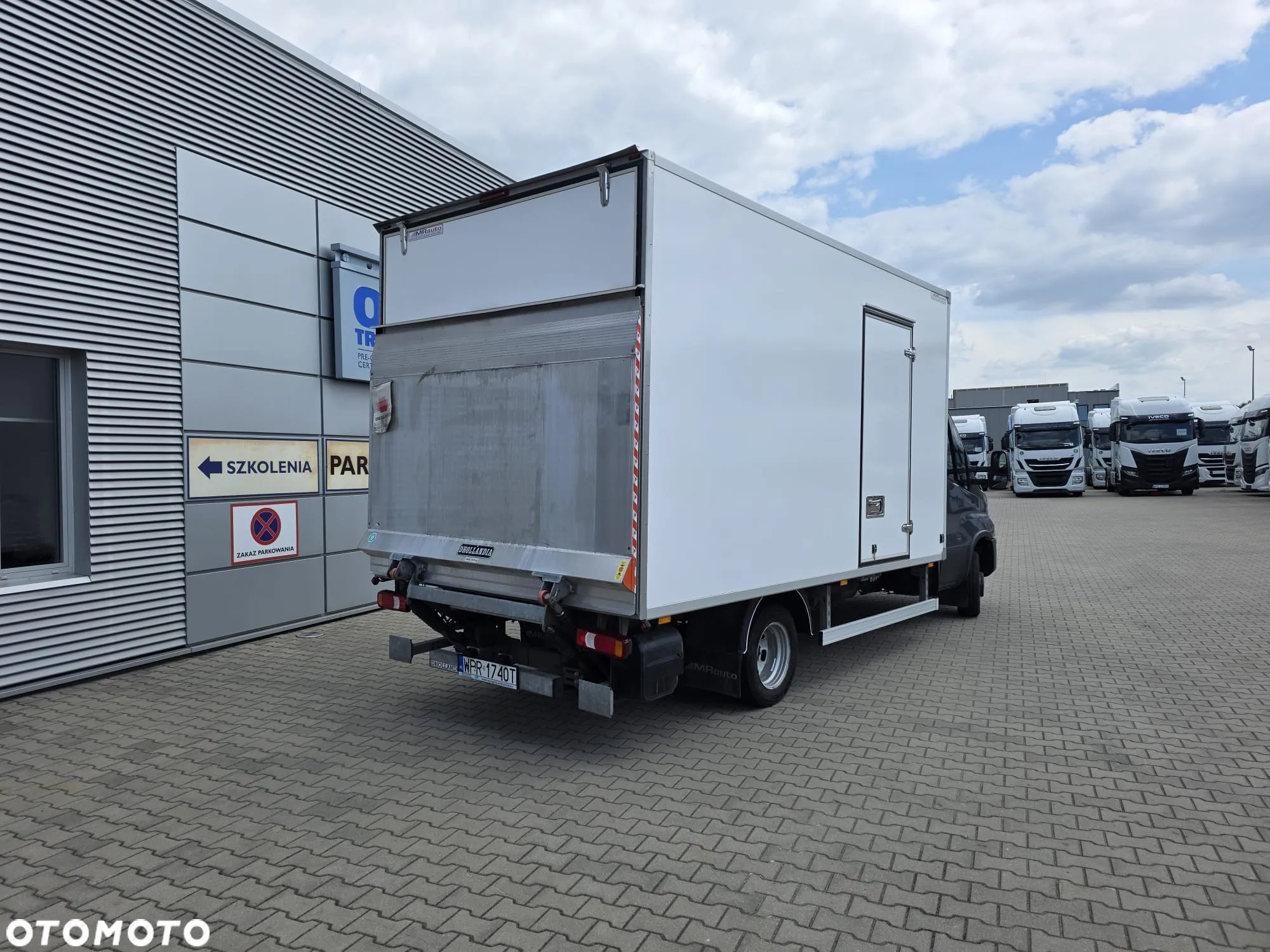 Iveco 50C18 Kontener z winda 1000 Kg 8EP Krajowy Ledy Nawigacja Wzmocniony - 2