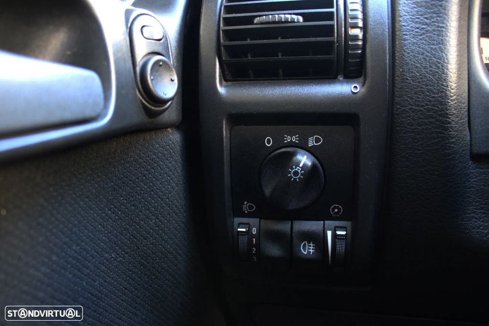 Opel Astra 1.6i Sport - 37