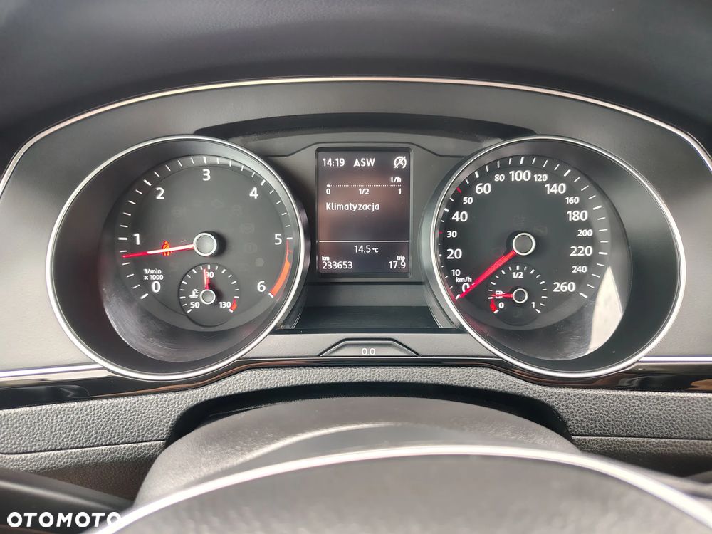 Volkswagen Passat 2.0 TDI BMT Highline - 36