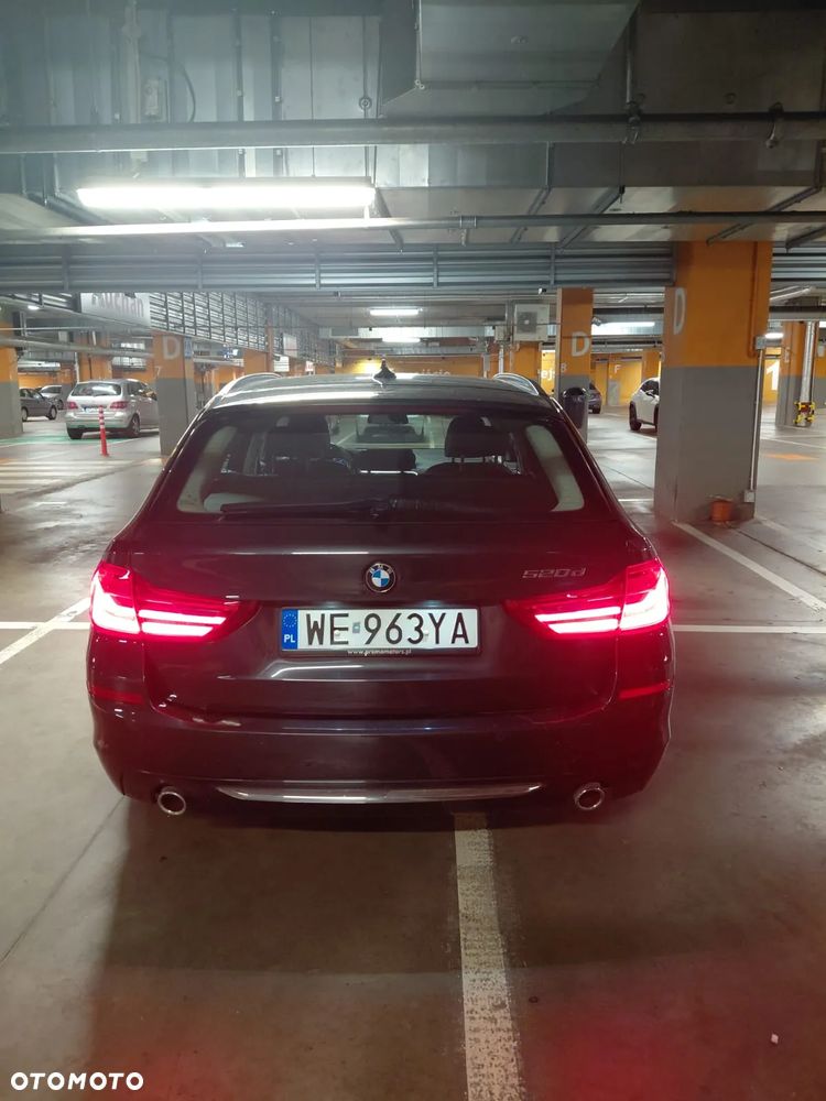 BMW Seria 5 520d Luxury Line - 13
