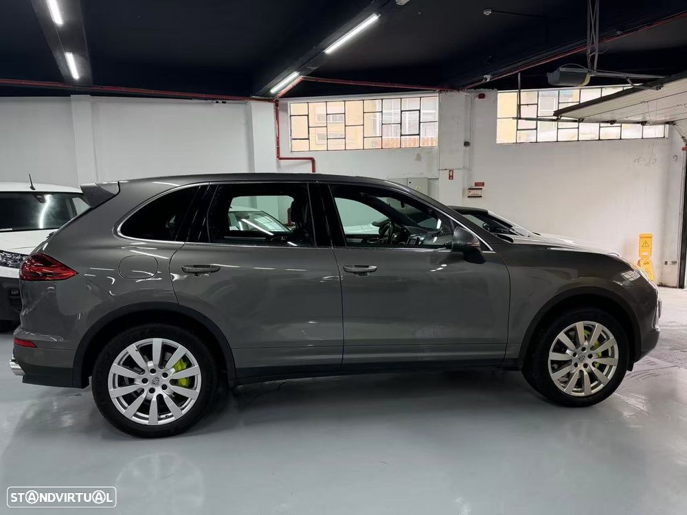 Porsche Cayenne S - 3