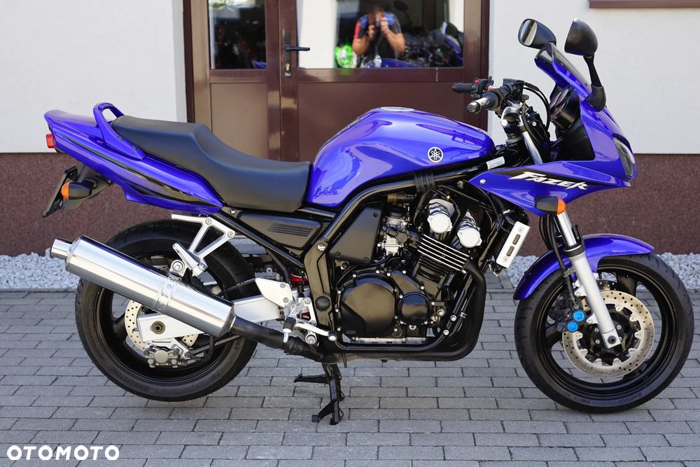 Yamaha FZS - 2
