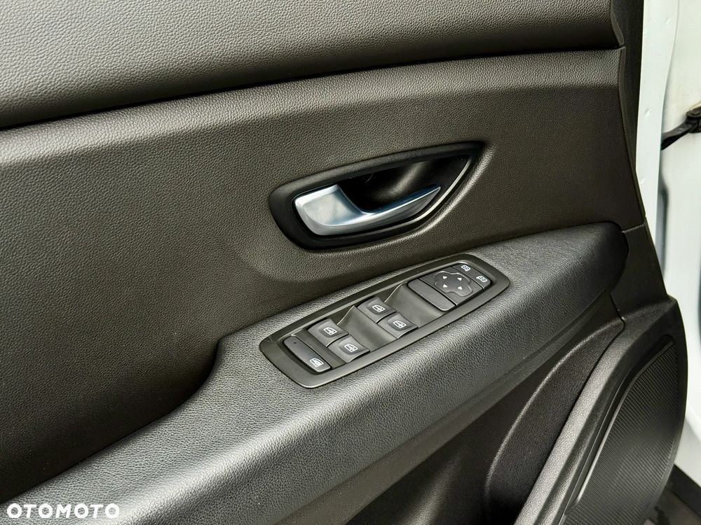 Renault Scenic BLUE dCi 120 BUSINESS EDITION - 17