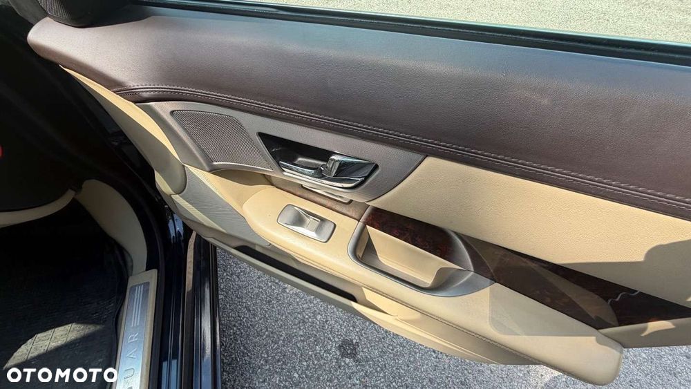 Jaguar XF 5.0 V8 Premium Luxury - 26