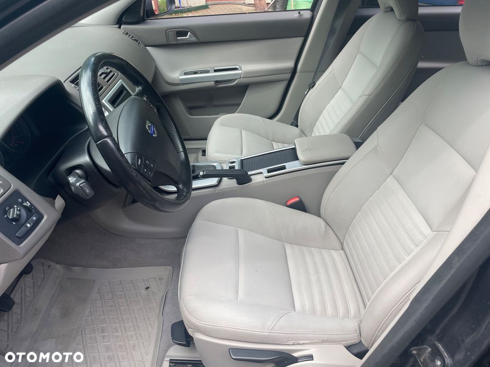 Volvo S40 D3 Momentum - 8