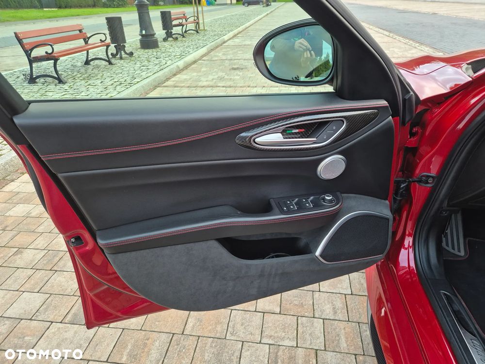 Alfa Romeo Giulia 2.9 Bi Turbo V6 Quadrifoglio - 10