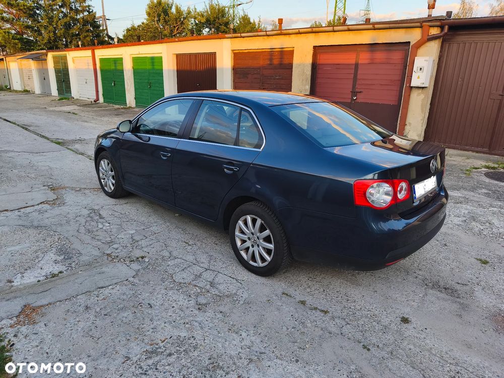 Volkswagen Jetta 1.9 TDI Comfortline - 8