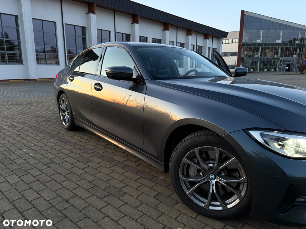 BMW Seria 3 330i - 13