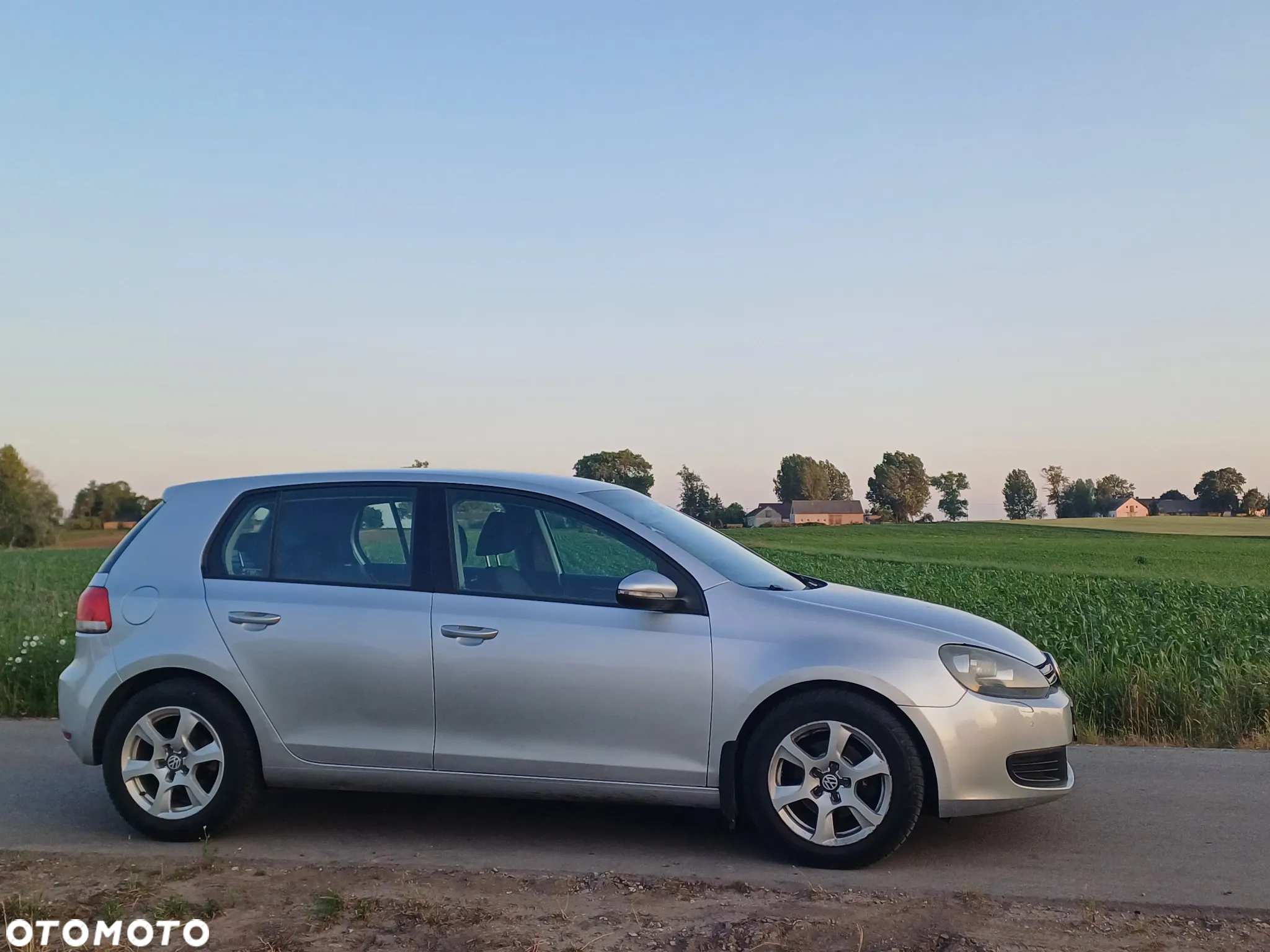 Volkswagen Golf - 6