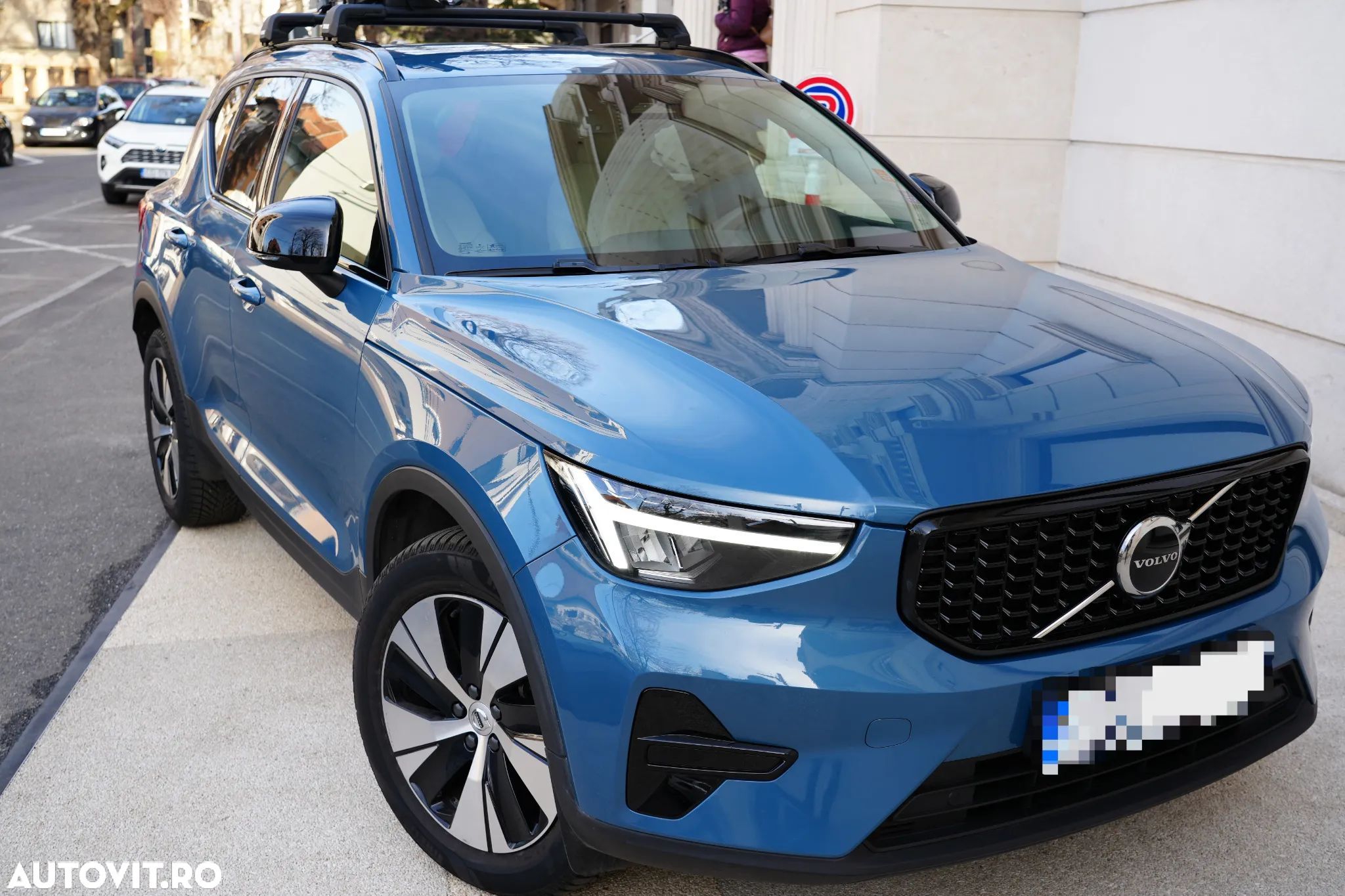 Volvo XC 40 B3 AT FWD MHEV Plus Dark - 1