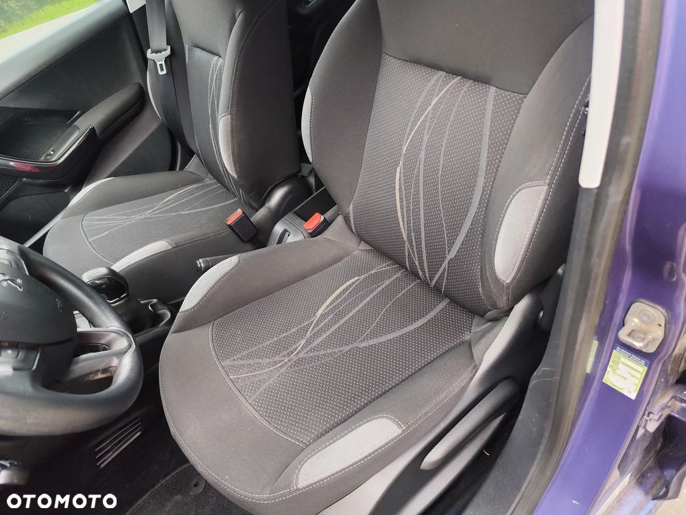 Peugeot 208 PureTech 82 Active - 13